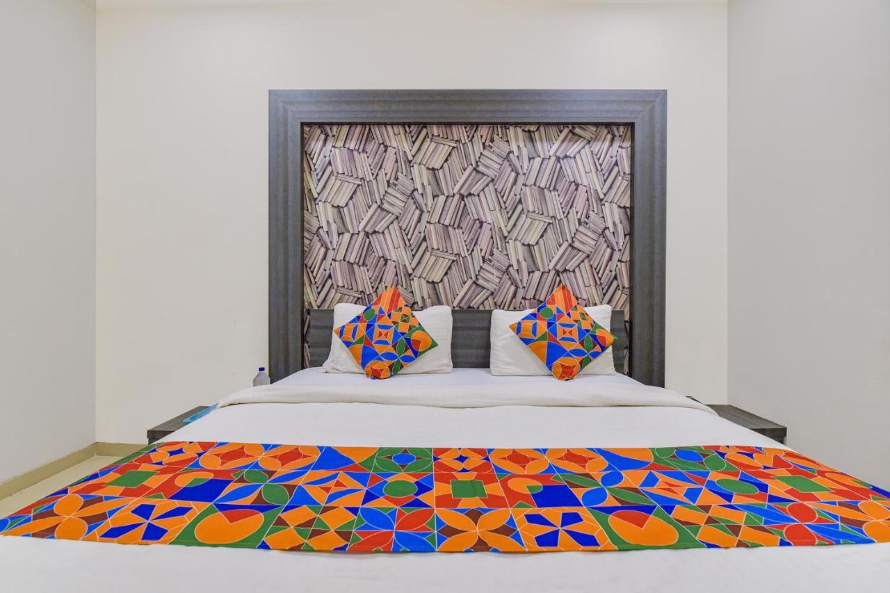 Fabexpress Pearl Villa Ahmedabad Exterior photo